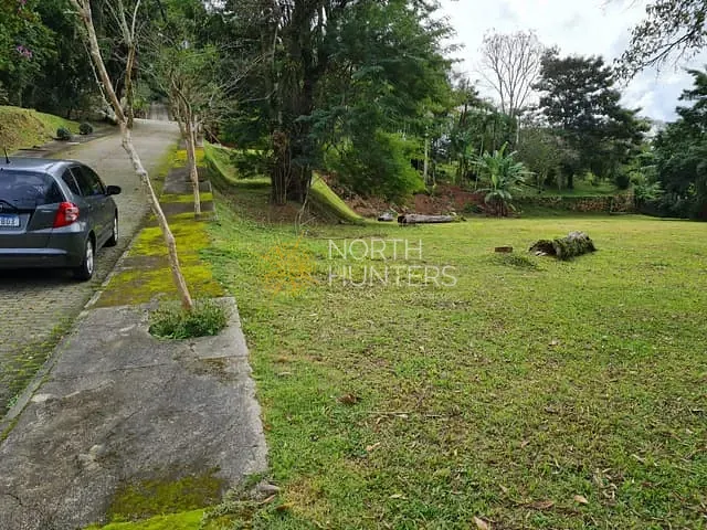Terreno com 1312m², à venda, no bairro Córrego Grande em Florianópolis