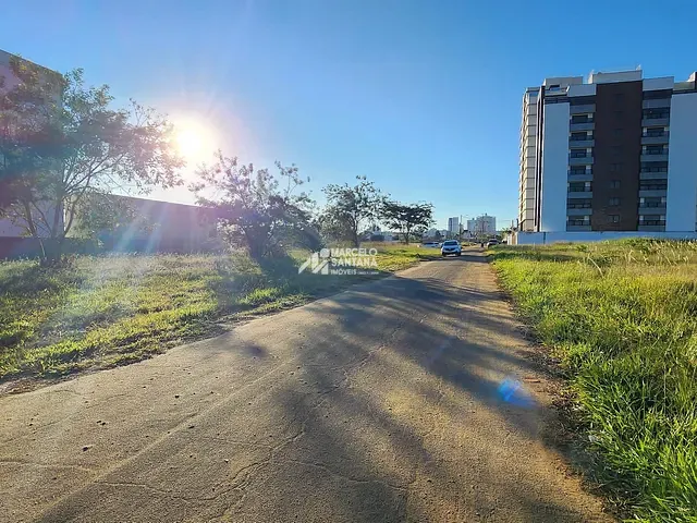 Terreno com 432m², à venda, no bairro Candeias em Vitória da Conquista