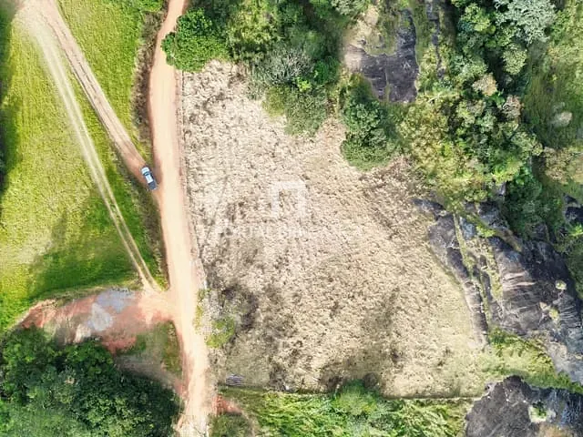 Terreno com 6835m², à venda, no bairro Campestre em Pedra Bela