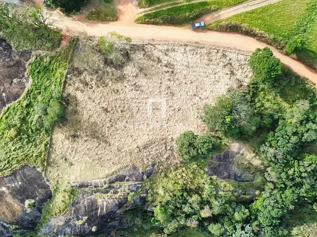 Terreno com 6835m², à venda, no bairro Campestre em Pedra Bela