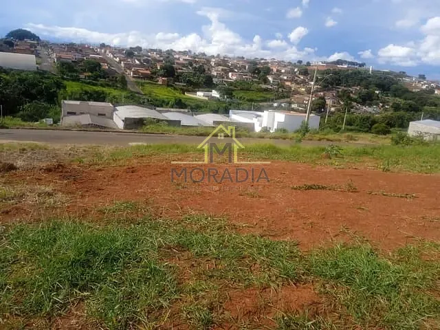 Terreno com 200m², à venda, no bairro Jardim Aeroporto em Guaxupé