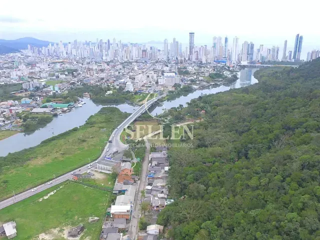 Terreno com 30825m², à venda, no bairro Nova Esperança em Balneário Camboriú