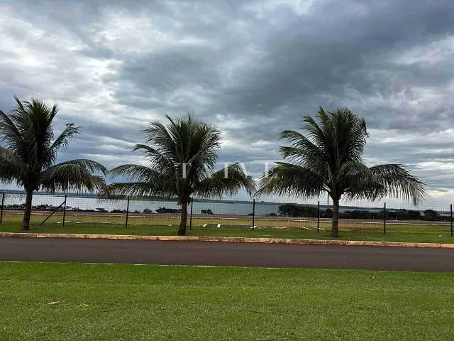 Terreno com 805m², à venda, no bairro Paranagi em Sertaneja
