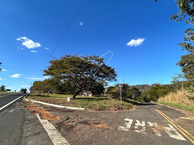 Terreno com 600m², à venda, no bairro Esplanada do Rio Quente em Rio Quente