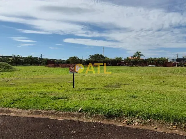 Terreno com 671m², à venda, no bairro Royal Park Prime em Ourinhos