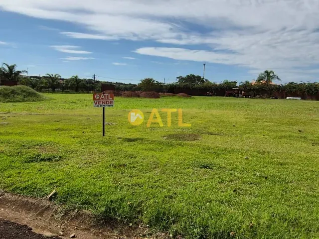 Terreno com 671m², à venda, no bairro Royal Park Prime em Ourinhos