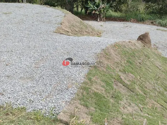 Terreno com 1290m², à venda, no bairro Parque Agrinco em Guararema