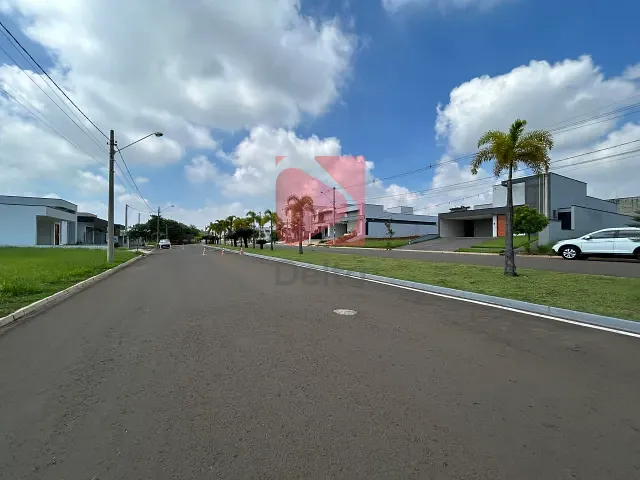 Terreno com 400m², à venda, no bairro Residencial do Lago em Pirassununga