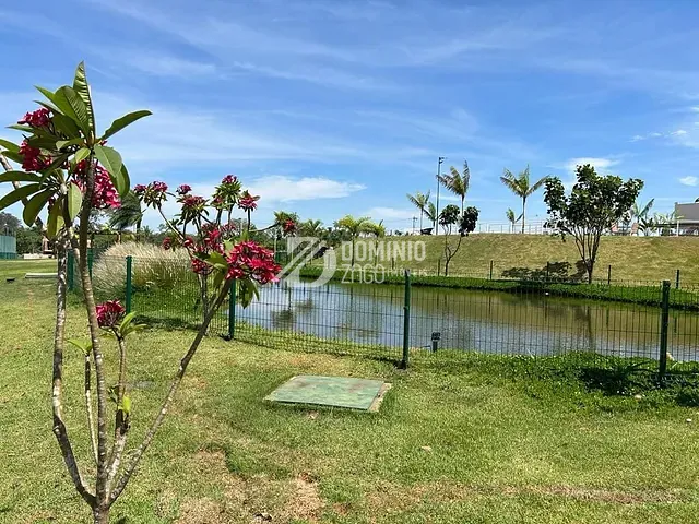 Terreno com 398m², à venda, no bairro Parque das Laranjeiras em Uberaba