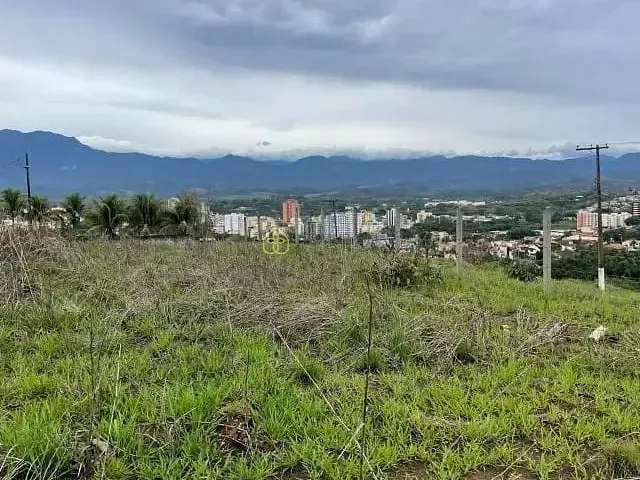Terreno com 420m², à venda, no bairro Novo Surubi em Resende