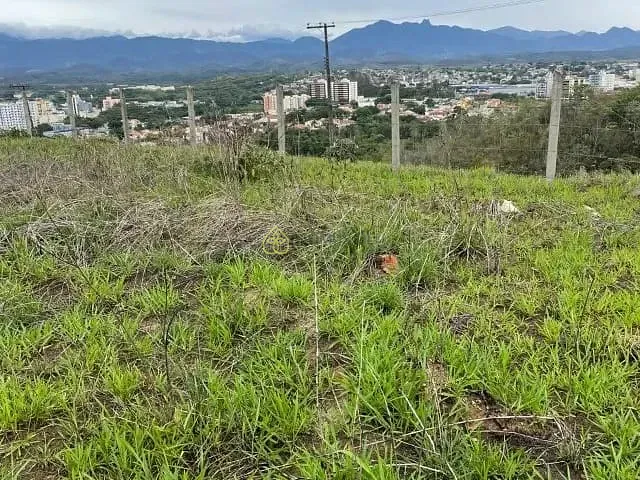Terreno com 420m², à venda, no bairro Novo Surubi em Resende
