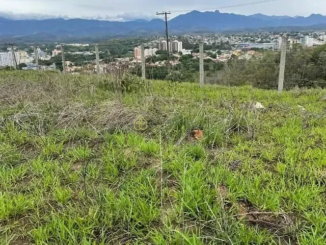 Terreno com 420m², à venda, no bairro Novo Surubi em Resende