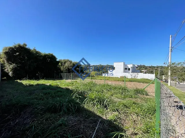 Terreno com 250m², à venda, no bairro Pinheirinho em Vinhedo