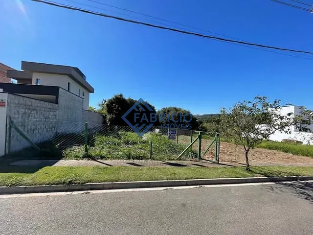 Terreno com 250m², à venda, no bairro Pinheirinho em Vinhedo