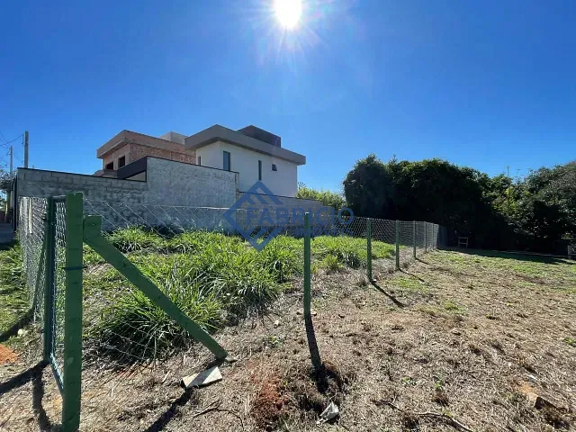 Terreno com 250m², à venda, no bairro Pinheirinho em Vinhedo