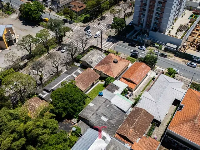 Terreno com 480m², à venda, no bairro Capão Raso em Curitiba