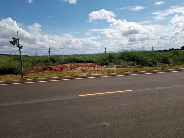 Terreno com 250m², à venda, no bairro Colinas do Castelo em Jaguariúna