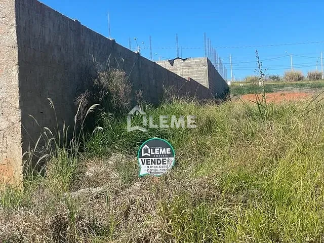Terreno com 300m², à venda, no bairro Vila Naufel em Mococa