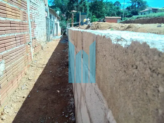 Terreno com 500m², à venda, no bairro Terras Sto Antonio em Caldas