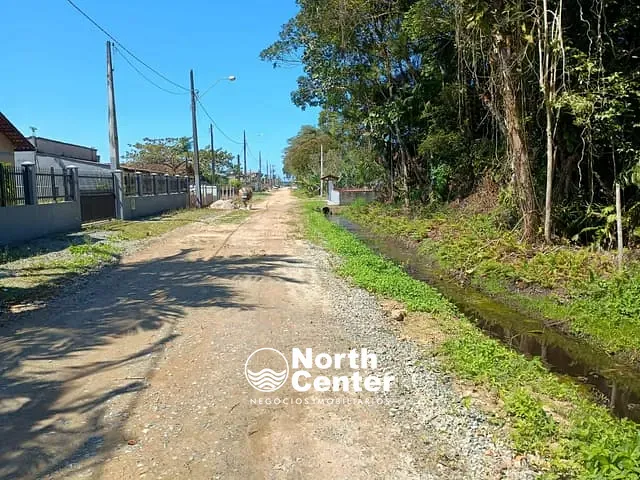 Terreno com 338m², à venda, no bairro Costeira em Balneário Barra do Sul