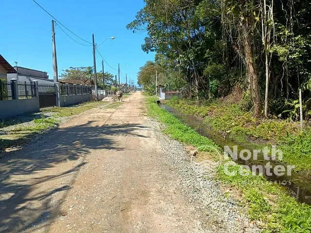 Terreno com 338m², à venda, no bairro Costeira em Balneário Barra do Sul