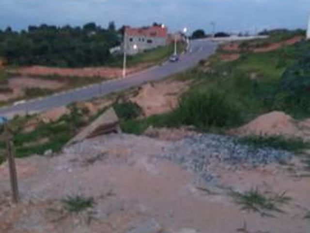 Terreno com 213m², à venda, no bairro Aracariguama em Araçariguama