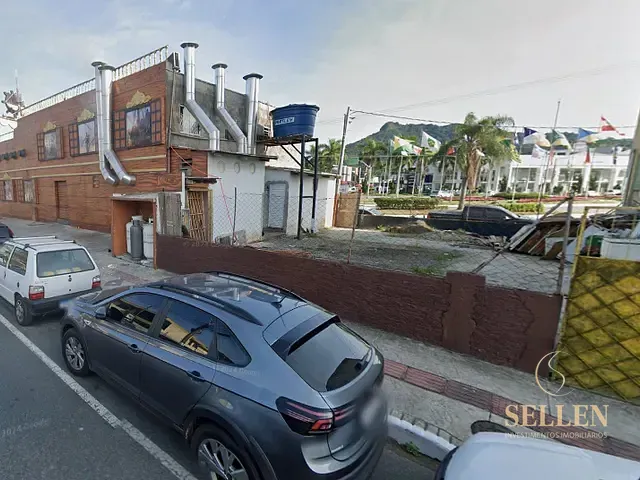 Terreno com 1054m², à venda, no bairro Centro em Balneário Camboriú