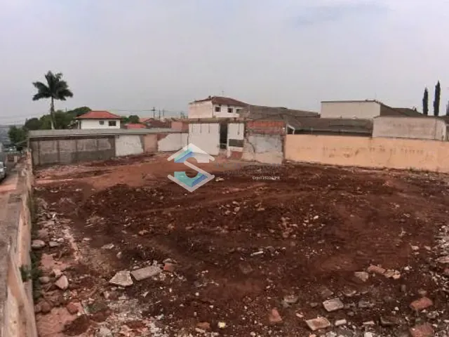 Terreno com 784m², à venda, no bairro Centro em Jacarezinho