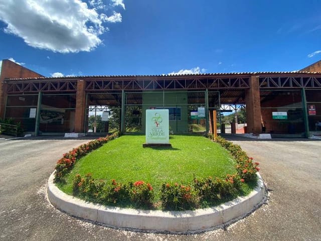 Terreno com 2940m², à venda, no bairro Residencial Villa Verde em Senador Canedo