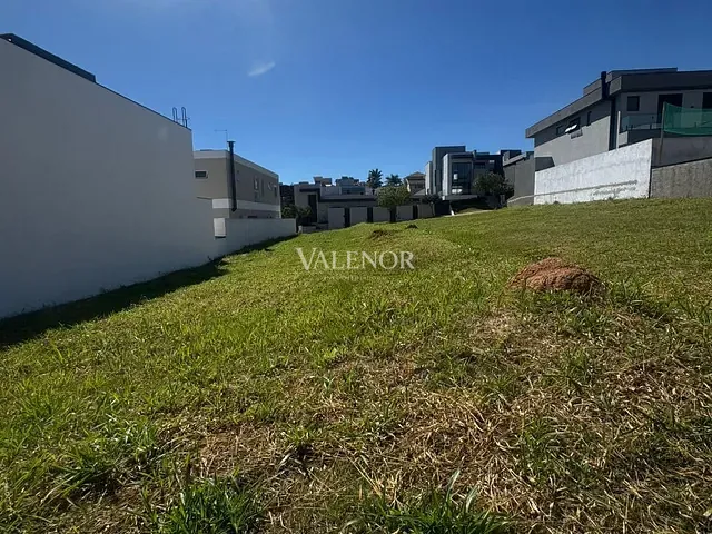 Terreno com 300m², à venda, no bairro Loteamento Brisas do Lago em Jundiaí