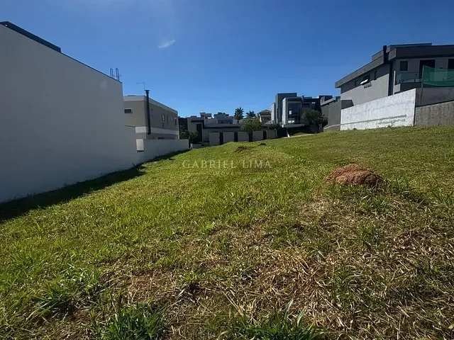 Terreno com 300m², à venda, no bairro Loteamento Brisas do Lago em Jundiaí