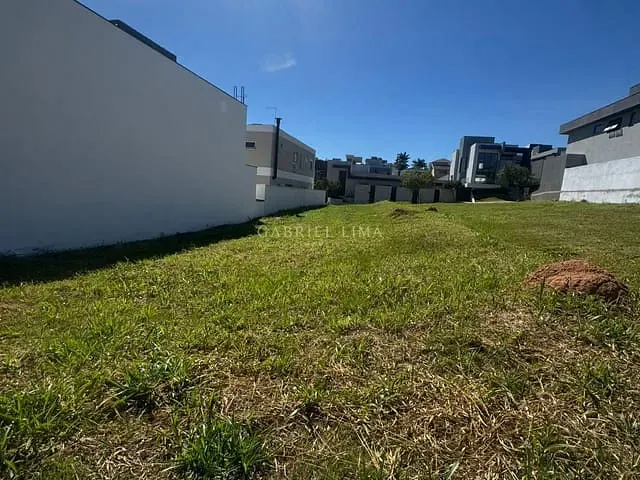 Terreno com 300m², à venda, no bairro Loteamento Brisas do Lago em Jundiaí