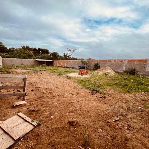 Terreno com 420m², à venda, no bairro Guriri em Cabo Frio