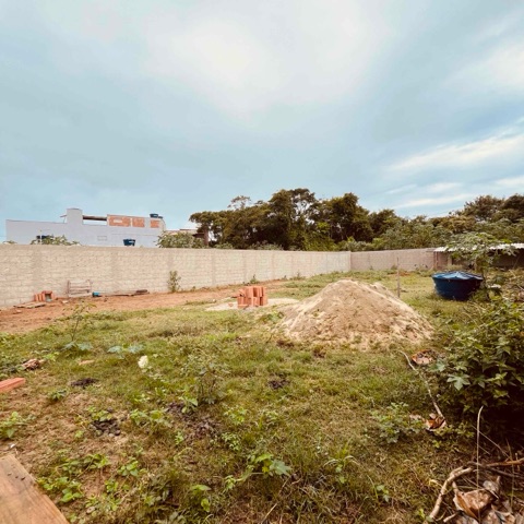 Terreno com 420m², à venda, no bairro Guriri em Cabo Frio