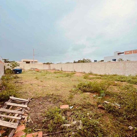 Terreno com 420m², à venda, no bairro Guriri em Cabo Frio