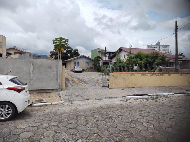 Terreno com 908m², à venda, no bairro São João em Itajaí