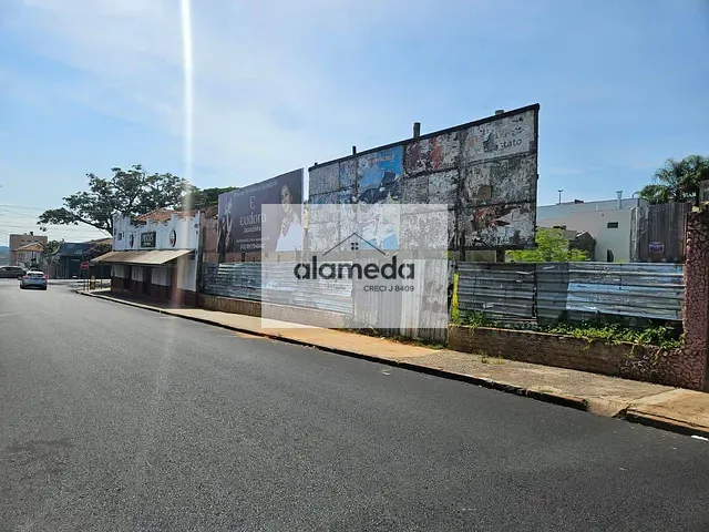 Terreno com 880m², à venda, no bairro CENTRO em Jacarezinho