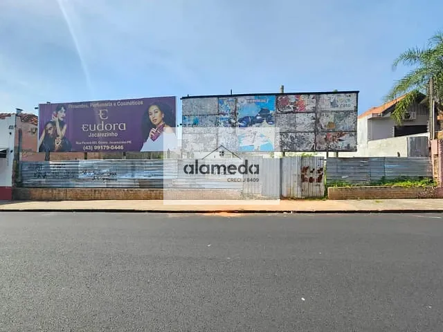Terreno com 880m², à venda, no bairro CENTRO em Jacarezinho