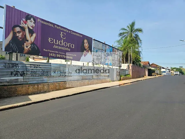 Terreno com 880m², à venda, no bairro CENTRO em Jacarezinho