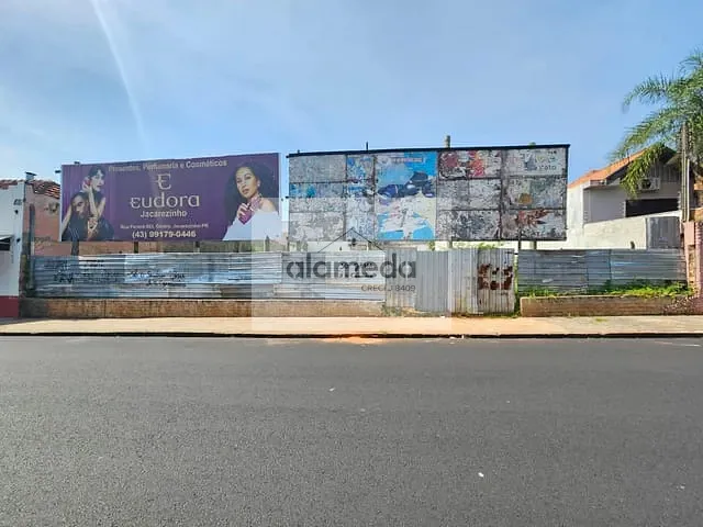 Terreno com 880m², à venda, no bairro CENTRO em Jacarezinho