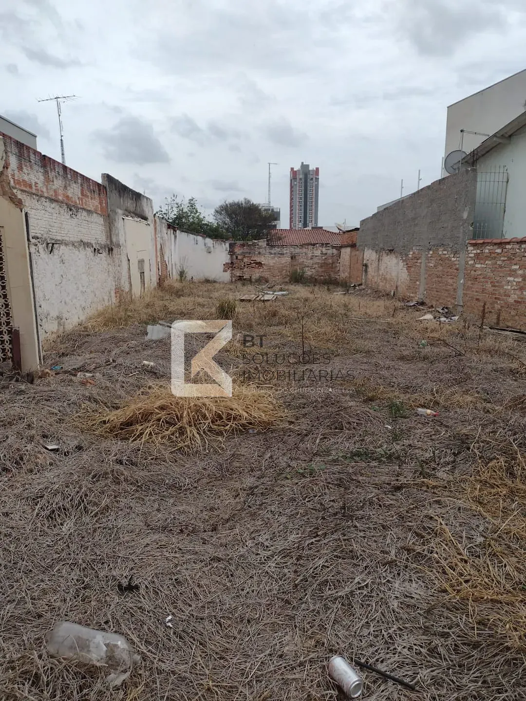 Terreno, 210 m² - Foto 1
