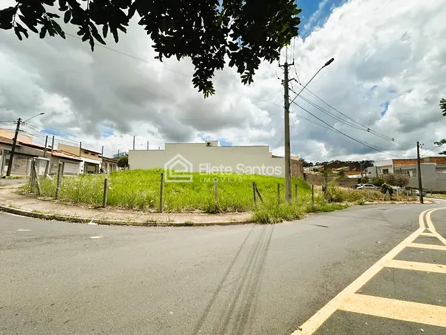 Terreno com 333m², à venda, no bairro Jardim Boer II em Americana