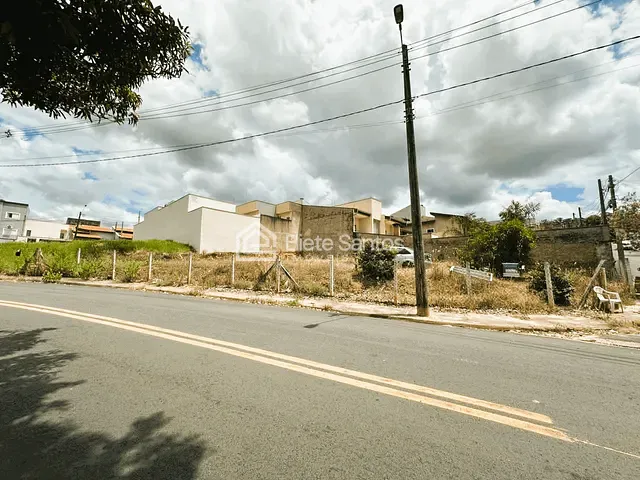 Terreno com 333m², à venda, no bairro Jardim Boer II em Americana