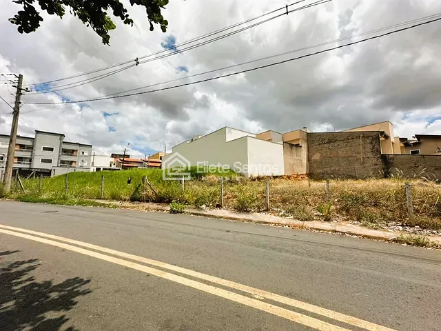 Terreno com 333m², à venda, no bairro Jardim Boer II em Americana