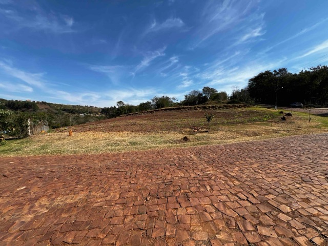 Terreno com 5000m², à venda, no bairro Limoeiro em Londrina