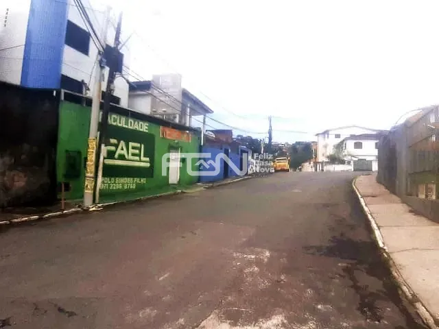Terreno à venda, no bairro Centro em Simões Filho
