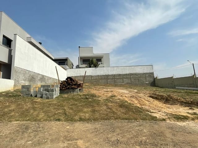 Terreno com 604m², à venda, no bairro Loteamento Residencial Jardim Villagio em Americana