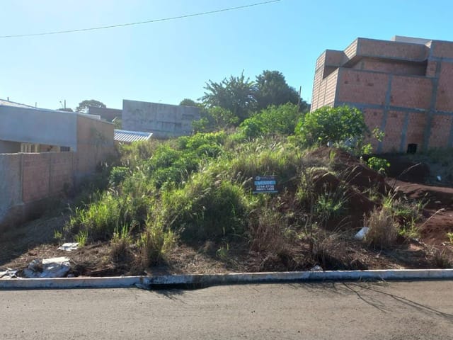 Terreno com 302m², à venda, no bairro Jardim Santo Amaro em Cambé