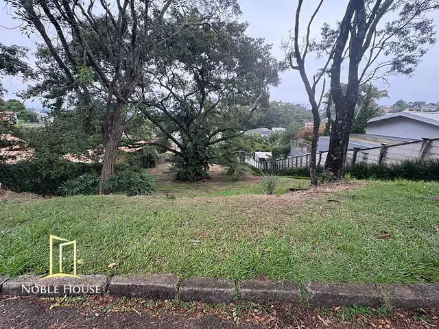 Terreno com 901m², à venda, no bairro Marambaia em Vinhedo