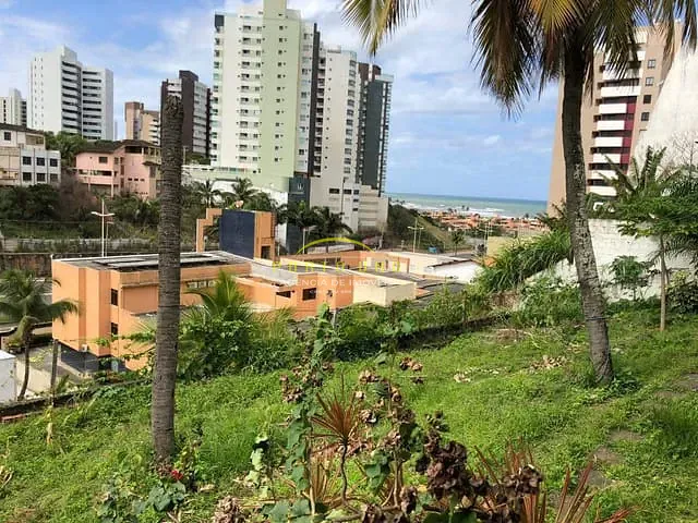 Terreno com 2690m², à venda, no bairro Pituaçu em Salvador